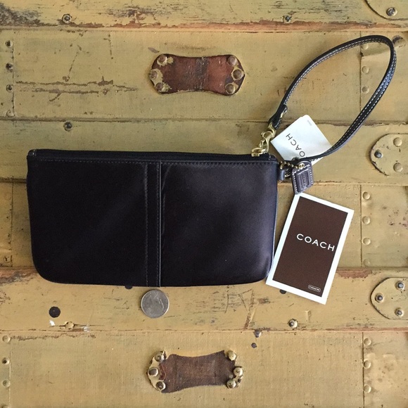 COACH BAG WRISTLET BLACK GOLD SLIM CLUTCH WRISTLET BAG NWT OS - Picture 3 of 15